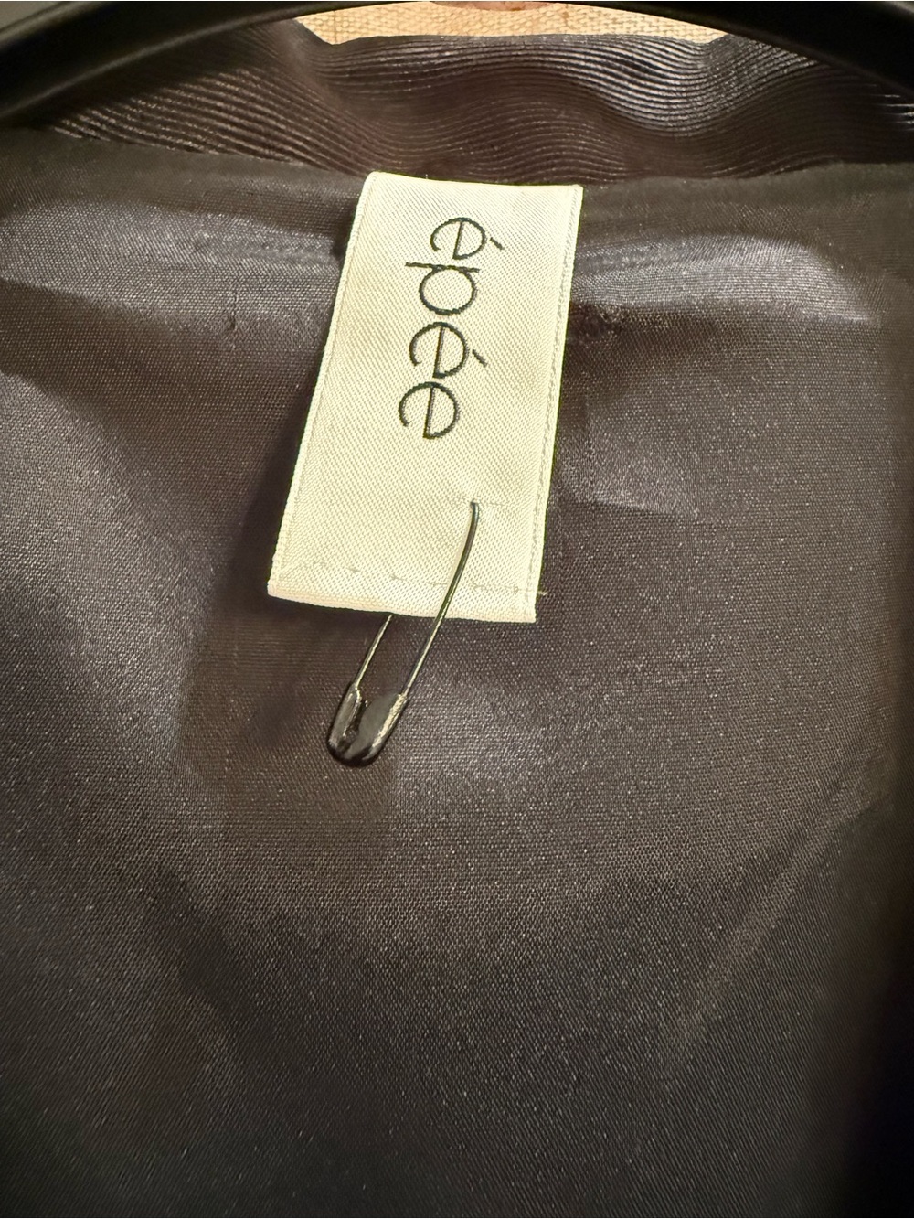 Epee From Paris - French Black Floral Textured Satin Oversized Long Blazer/Coat - Picture 9 of 16